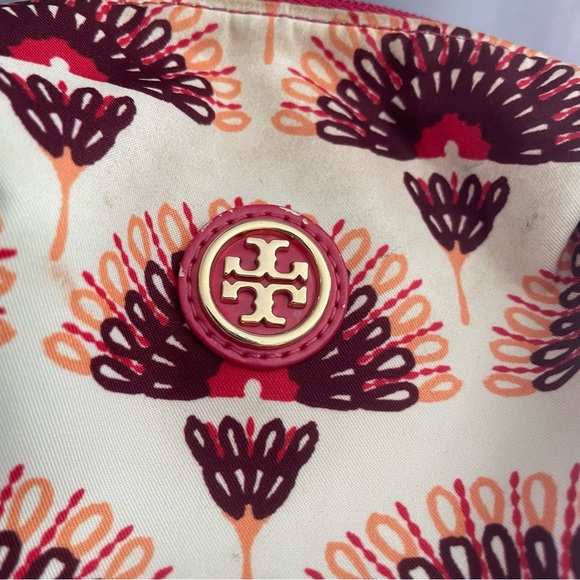 TORY BURCH SMALL FLORAL COSMETIC MAKEUP TOILETRY CASE BAG CREAM PLUM MAGENTA - Picture 2 of 10